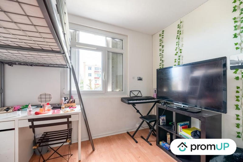 Appartement - 80 m² - 4 pièces