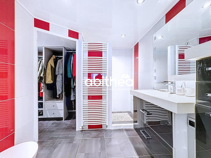 Maison - 181 m² - 7 pièces