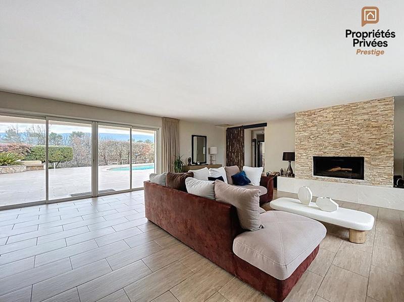 Villa - 205 m² - 5 pièces