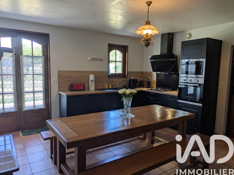 Maison - 277 m² - 9 pièces