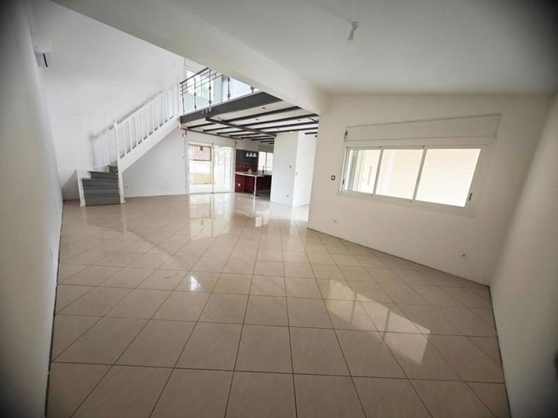 Maison - 181 m² - 3 pièces