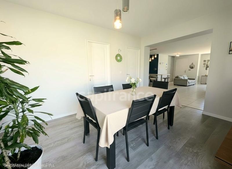 Maison - 135 m² - 7 pièces