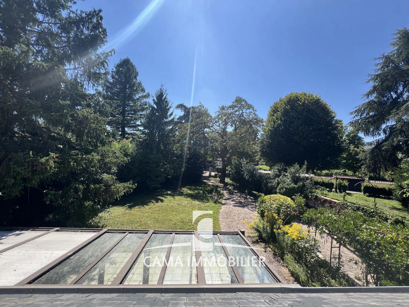 Maison - 349 m² - 10 pièces