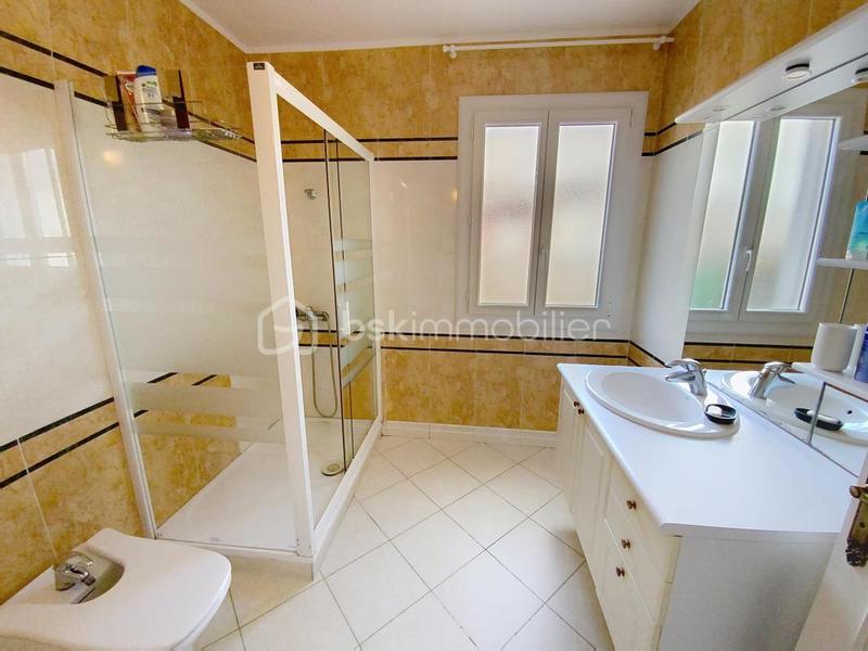 Maison traditionnelle - 176 m² - 7 pièces