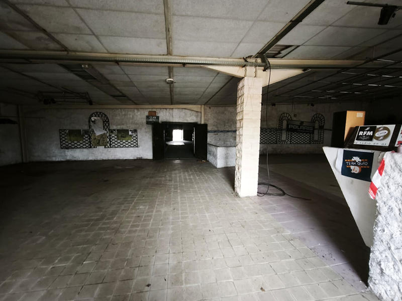 Local d'activité / Entrepôt - 924 m² - 5 pièces