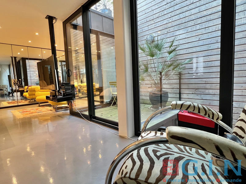 Maison - 217 m² - 6 pièces