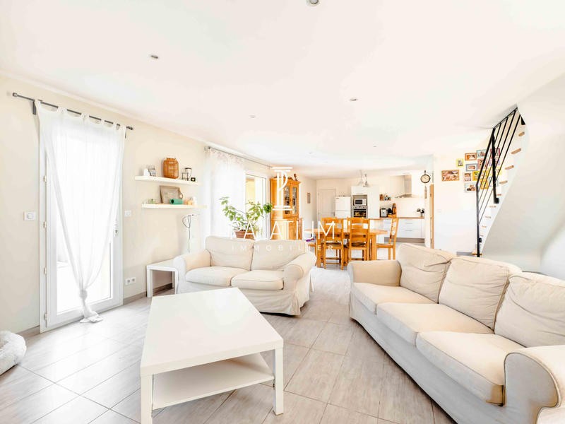 Maison traditionnelle - 148 m² - 6 pièces