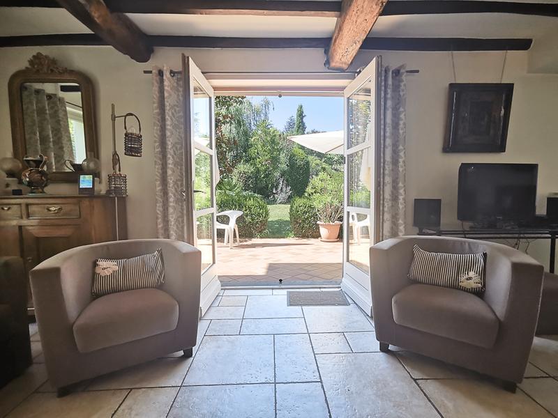 Maison - 209 m² - 9 pièces