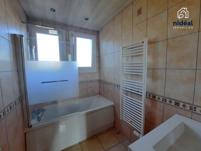 Maison - 99 m² - 4 pièces