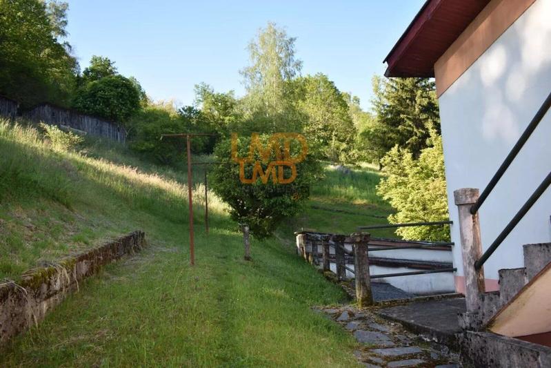 Maison - 106 m² - 9 pièces