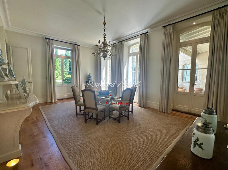 Maison de village - 430 m² - 12 pièces