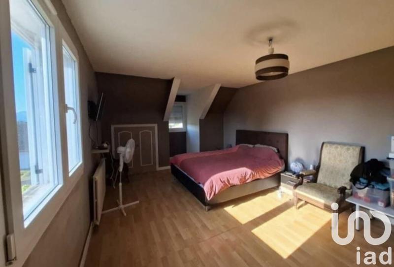 Maison - 230 m² - 8 pièces