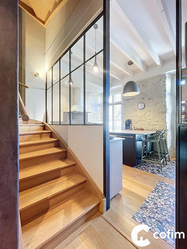 Appartement - 240 m² - 6 pièces