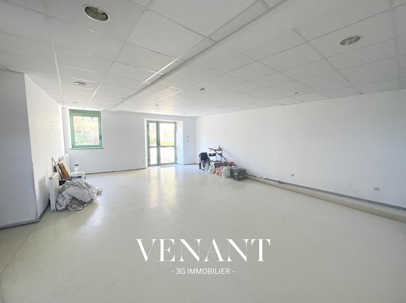 Maison - 260 m² - 9 pièces