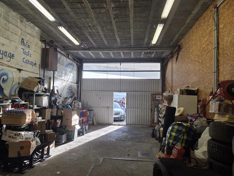 Local d'activités - 699 m² - 4 pièces