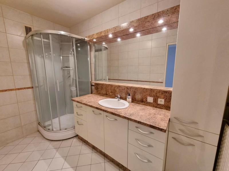 Appartement - 82 m² - 3 pièces