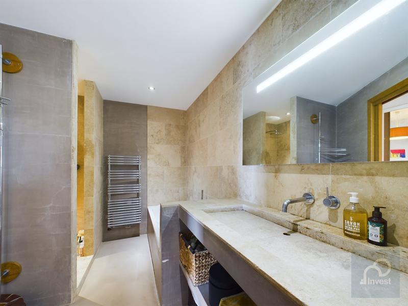 Appartement - 110 m² - 4 pièces