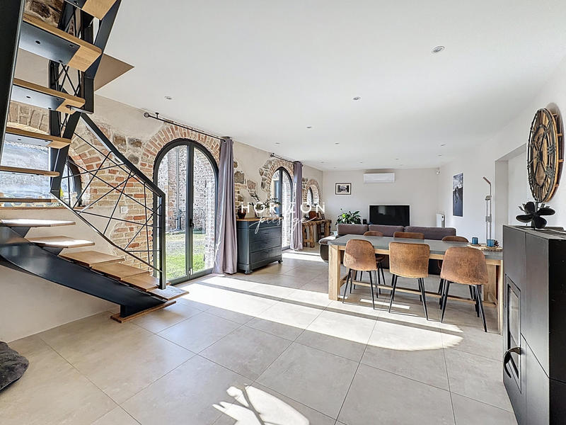 Maison ancienne - 433 m² - 10 pièces