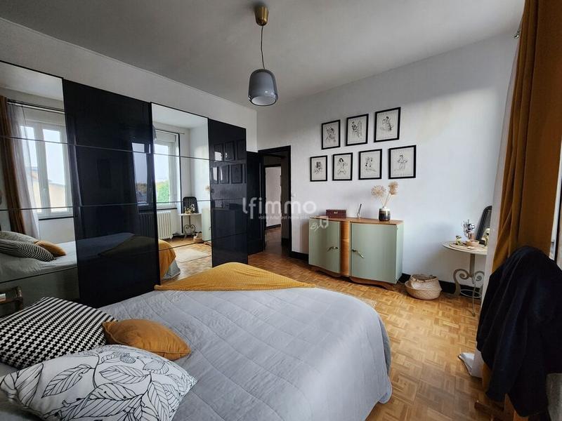 Maison - 208 m² - 9 pièces