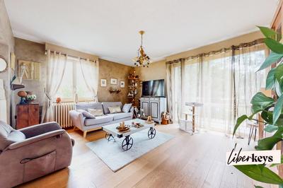 Appartement - 100 m² - 4 pièces