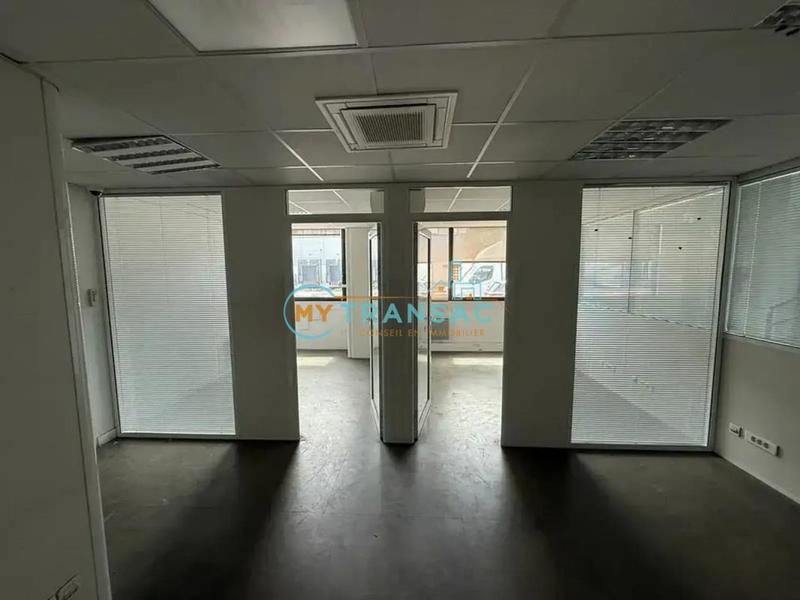 Local d'activité / Entrepôt - 1 010 m²