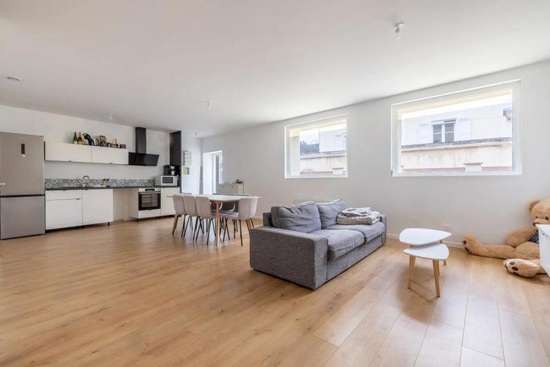 Appartement - 102 m² - 5 pièces