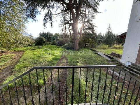 Maison - 598 m² - 20 pièces