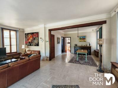 Propriété - 312 m² - 12 pièces