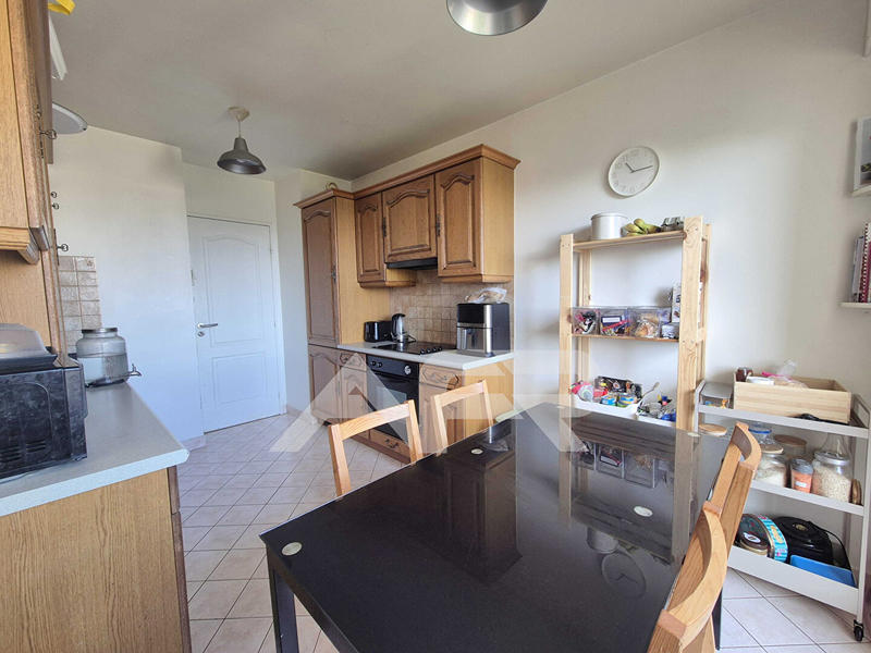 Appartement - 80 m² - 4 pièces