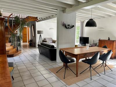 Maison - 179 m² - 8 pièces