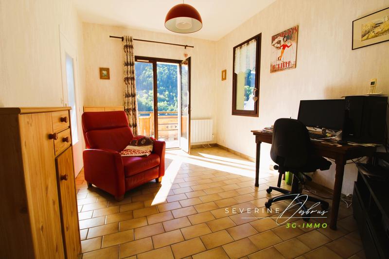 Maison traditionnelle - 140 m² - 8 pièces