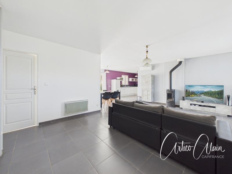 Maison - 91 m² - 4 pièces