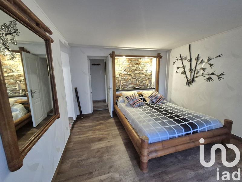 Maison - 220 m² - 6 pièces