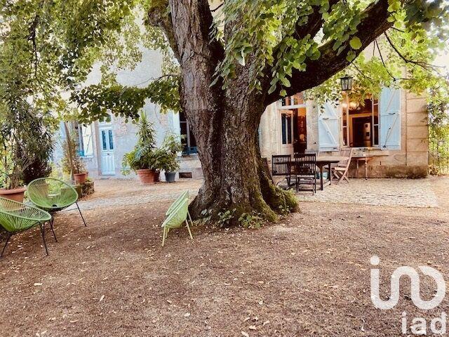 Maison - 365 m² - 14 pièces