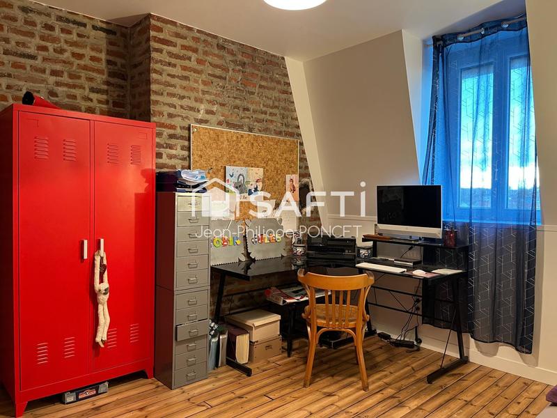 Maison - 245 m² - 8 pièces