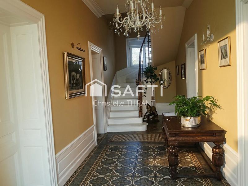 Maison de maîtres - 308 m² - 10 pièces