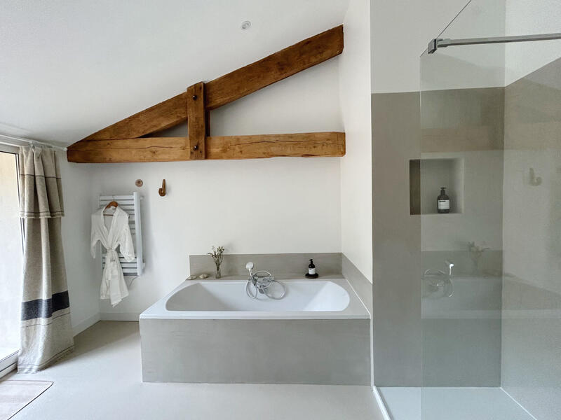 Propriété - 770 m² - 19 pièces