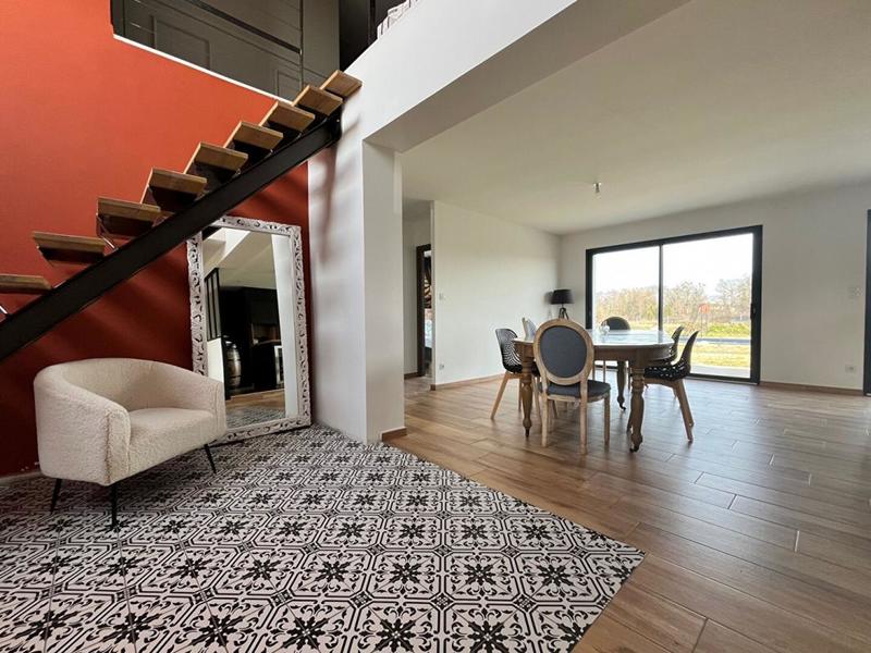 Maison - 195 m² - 9 pièces