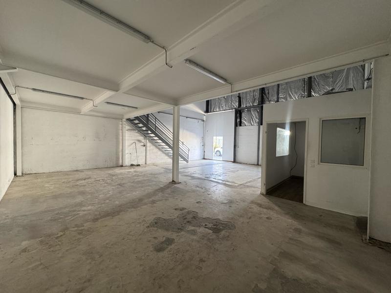 Local commercial - 270 m² - 5 pièces