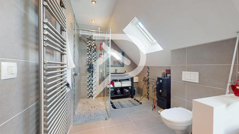 Maison - 180 m² - 6 pièces