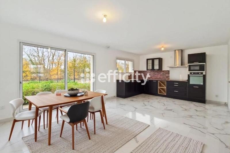 Pavillon - 93 m² - 4 pièces