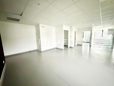 Local commercial - 96 m² - 6 pièces