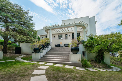 Maison - 392 m² - 14 pièces