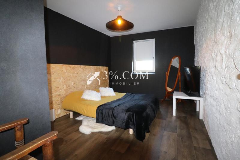 Propriété - 256 m² - 9 pièces