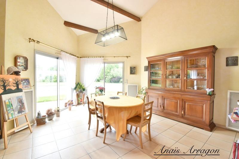 Villa - 275 m² - 6 pièces