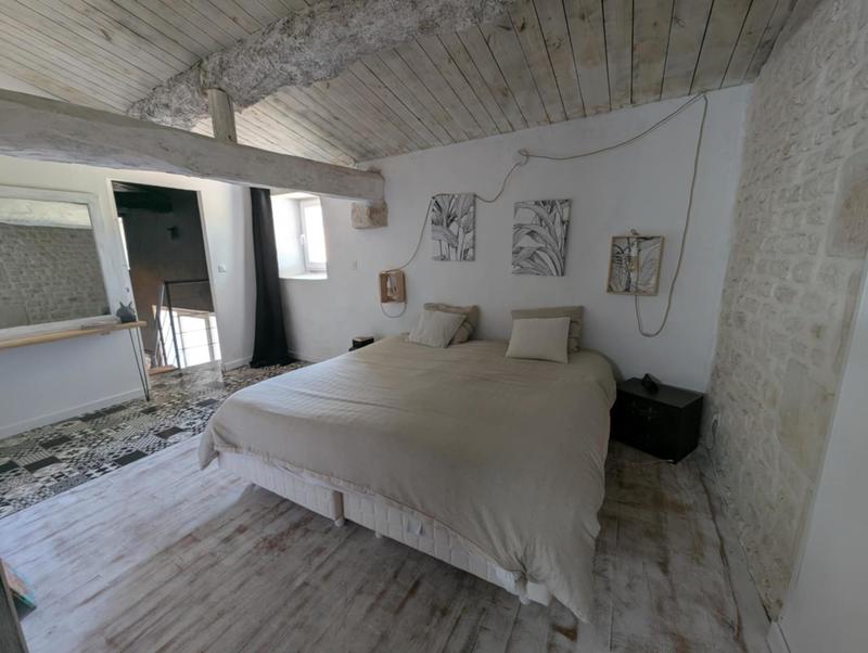 Maison - 330 m² - 6 pièces