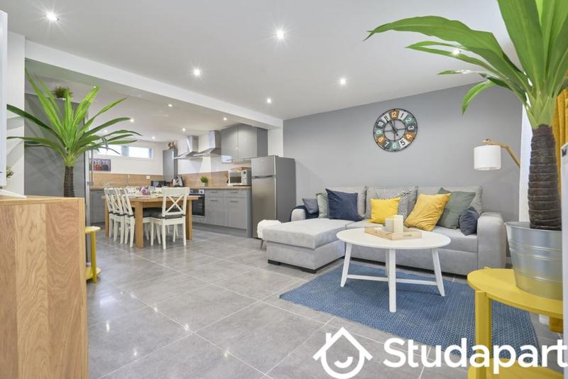 Chambre - 12 m² - 1 pièce