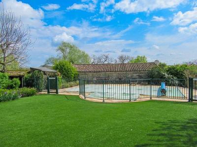 Maison - 240 m² - 9 pièces