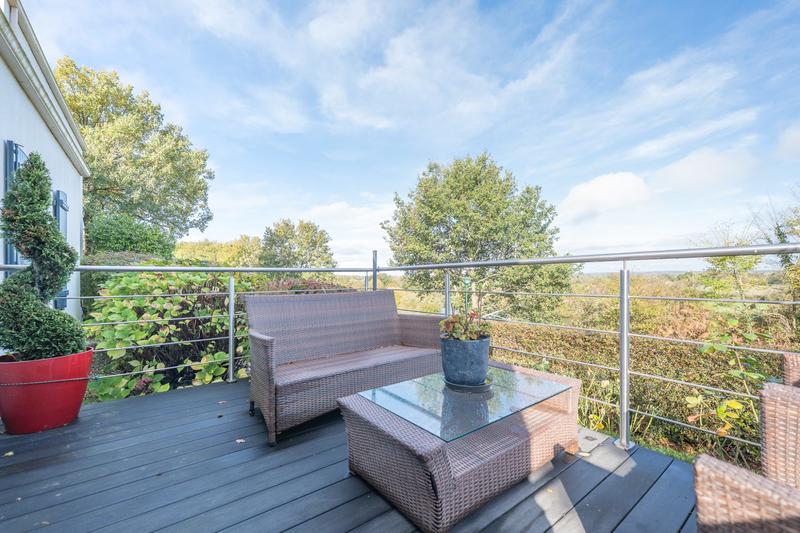 Maison - 167 m² - 6 pièces