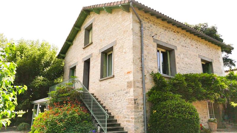 Maison - 223 m² - 9 pièces